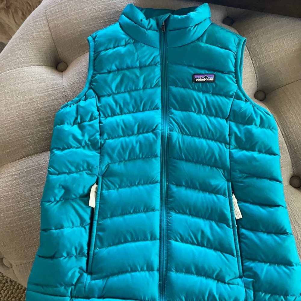 Patagonia Girls puffer vest Girls size small